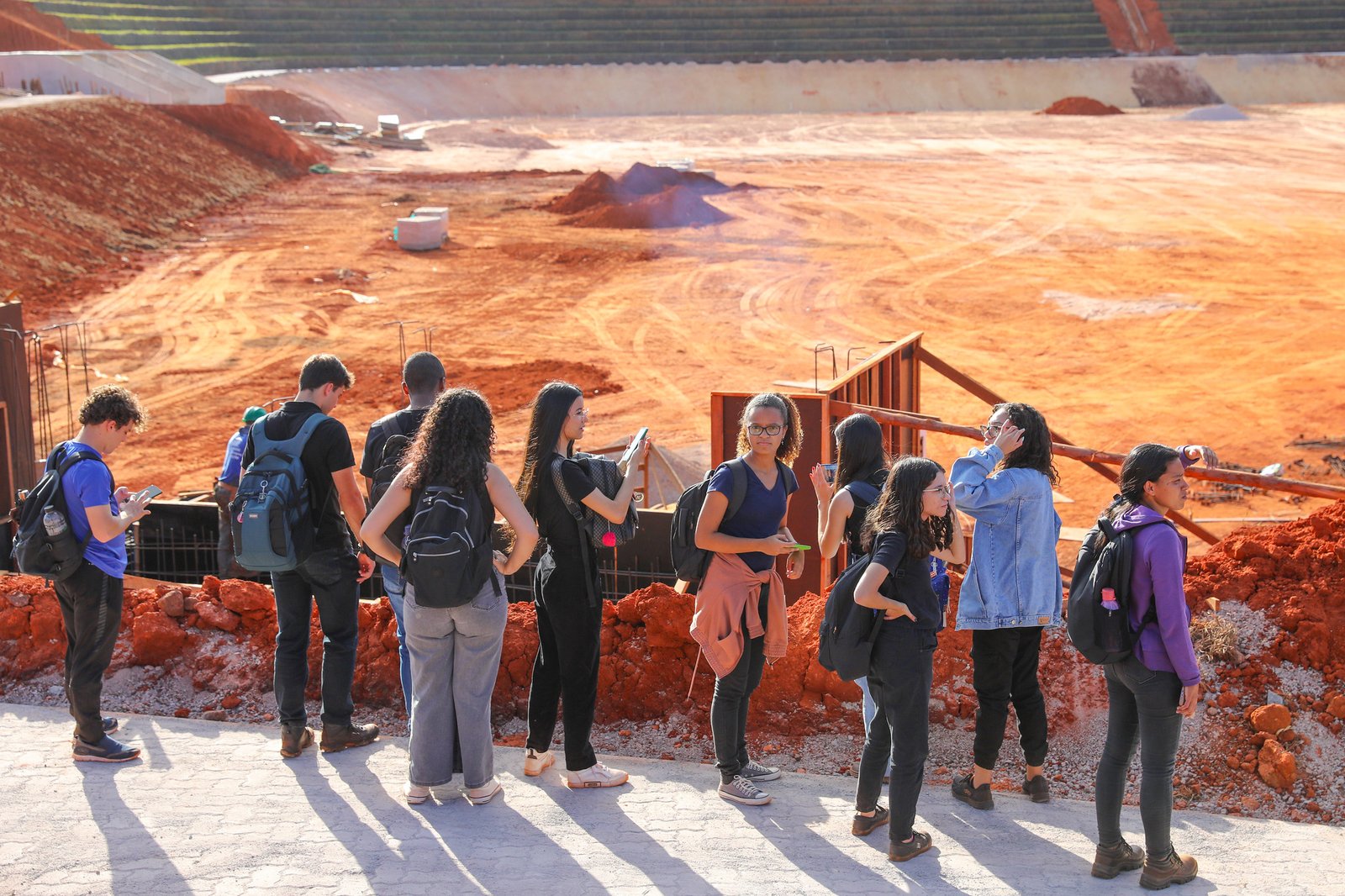 Drenar DF dá oportunidade para universitários alinharem conhecimento teórico e prático