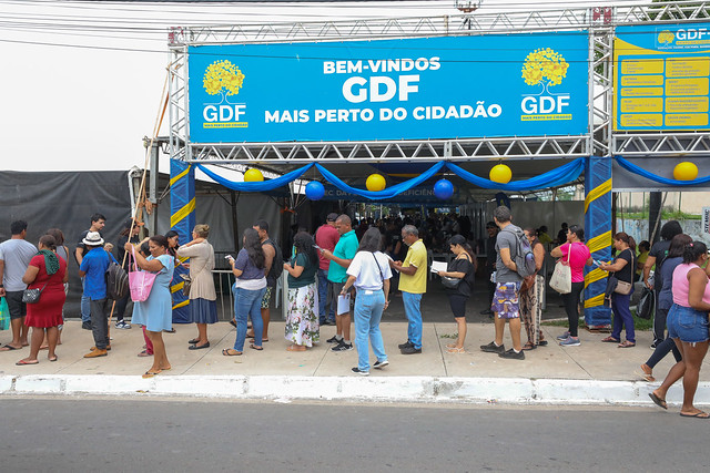 30/11/2024 - População aproveita serviços gratuitos do GDF Mais Perto do Cidadão no Paranoá