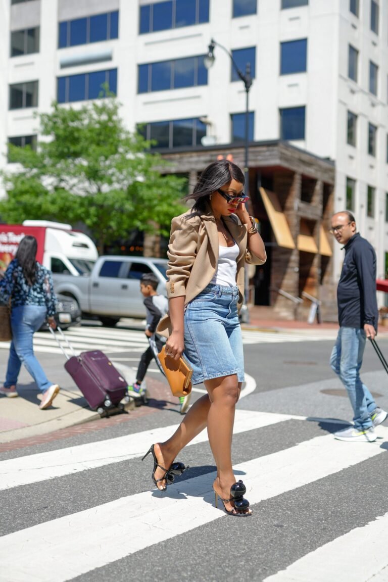 Como estilizar a tendência desta estação: Jorts para o verão