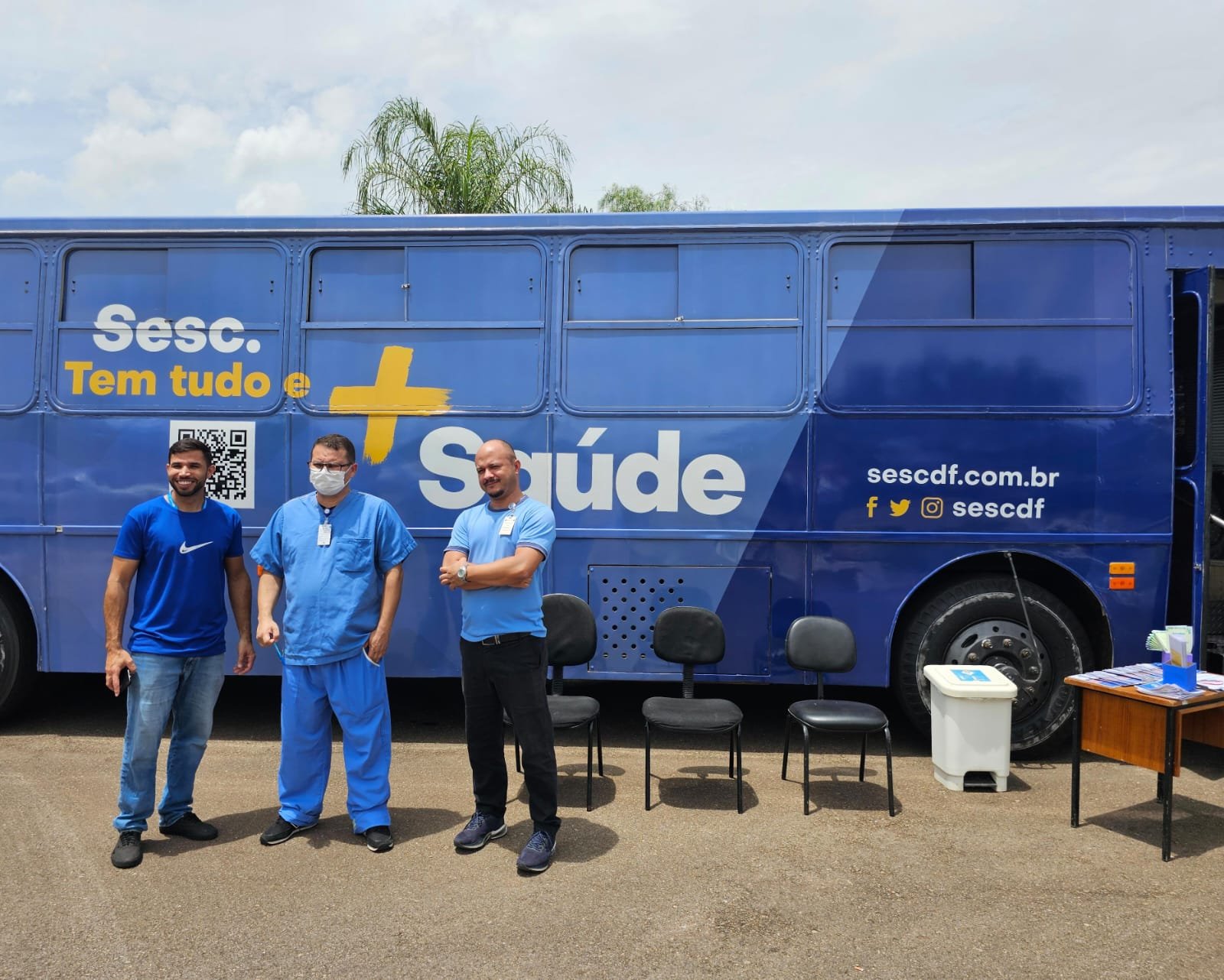 Ônibus do Sesc promove atendimentos em ação do Novembro Azul no Hospital Regional de Santa Maria