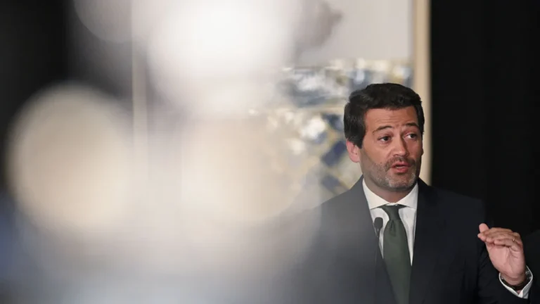 Ventura acusa Montenegro de fazer “número político” em torno das pensões