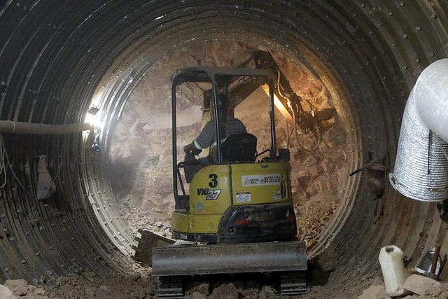 01/12/2024 - Etapa mais complexa do Drenar DF, escavação de solo resistente conta com seis frentes de trabalho