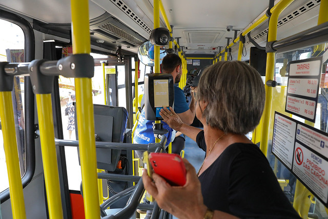 11/12/2024 - Usuários do transporte coletivo do DF elogiam segurança e praticidade do serviço 100% digital