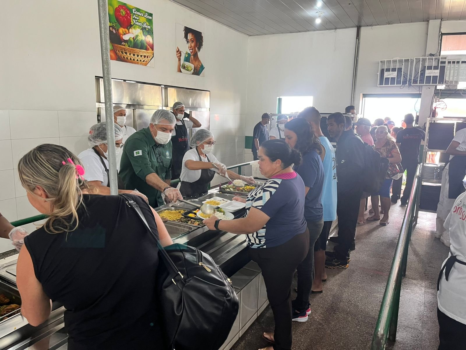 Confraternização Nosso Natal serve 4 mil refeições no Recanto das Emas