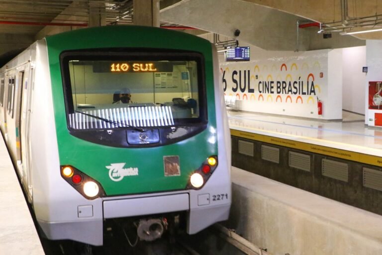 Estações de metrô terão novos painéis de informações da chegada e partida dos trens