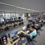 Espaço Geek da Biblioteca Nacional de Brasília se consolida como reduto de mangás e jogos eletrônicos