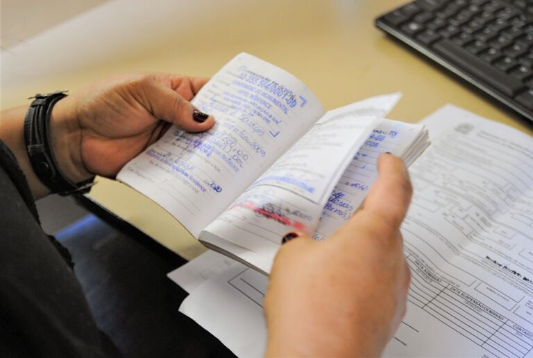 Agências do trabalhador têm vagas com salários de até R$ 3,5 mil nesta terça (17)
