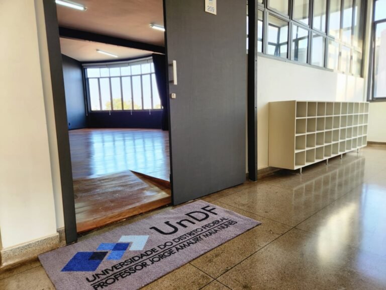 Estudantes do primeiro semestre do curso de dança da UnDF estreiam espetáculo