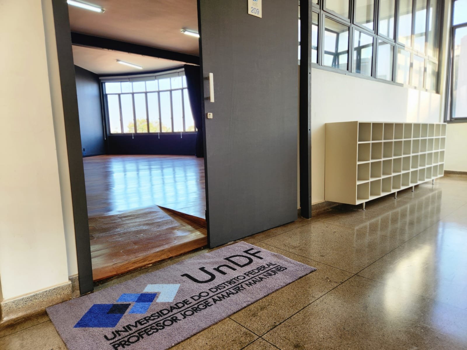 Estudantes do primeiro semestre do curso de dança da UnDF estreiam espetáculo