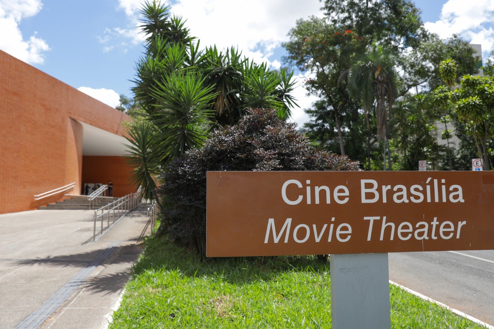 Espaço do Direito Delas no Festival de Cinema oferece atendimento a vítimas de violência