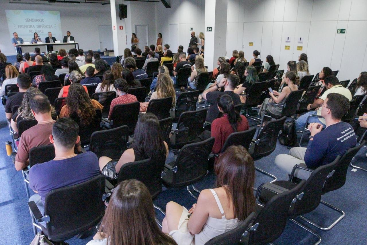 Seminário debate importância de fortalecer políticas para a primeira infância no DF