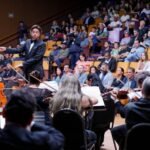 Operários veem a concretização do trabalho na obra do Teatro Nacional durante concerto na Martins Pena