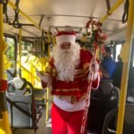 Ação natalina especial distribui panetones em linhas do transporte público do DF