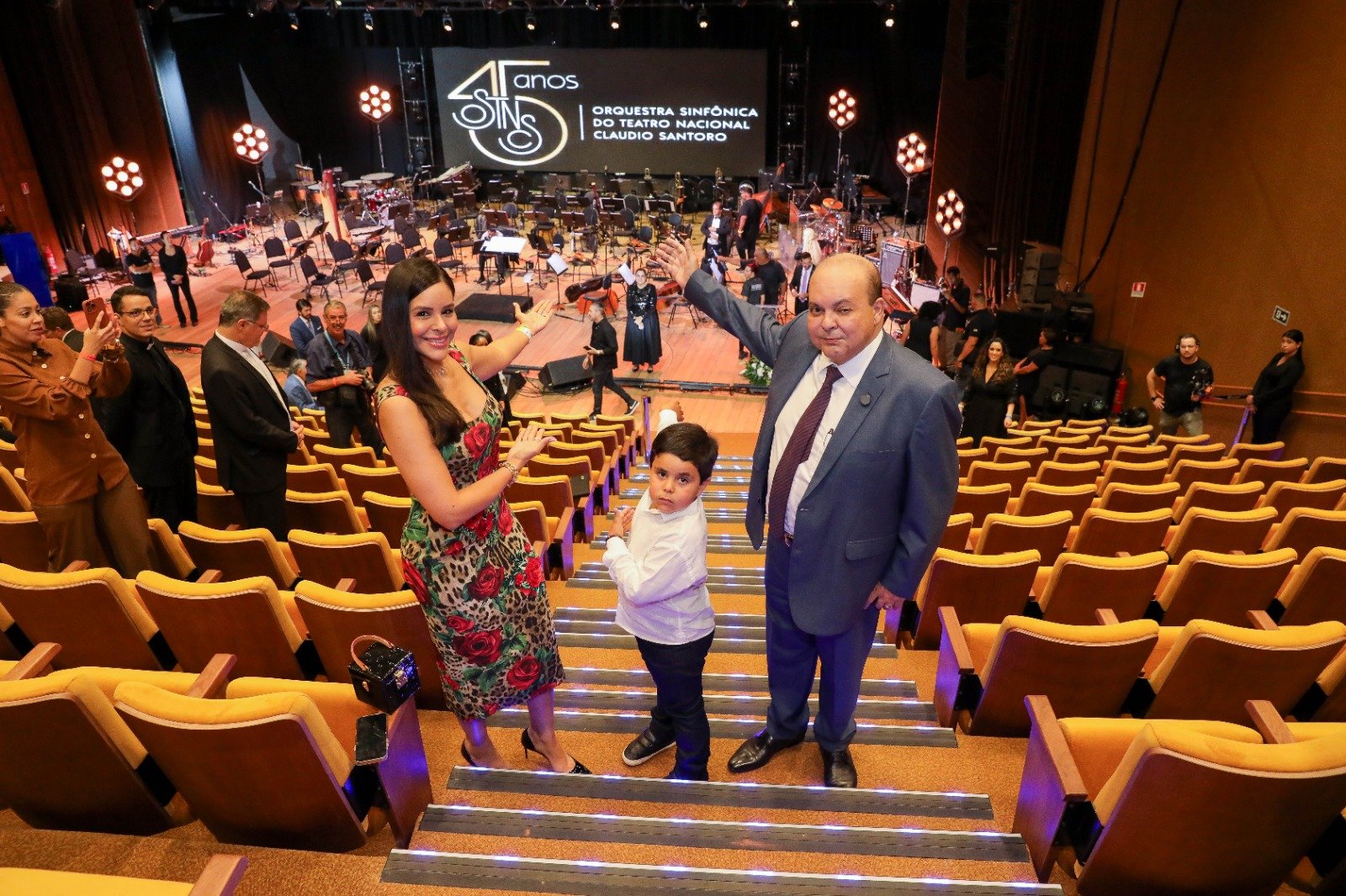 GDF reabre a Sala Martins Pena e oficializa licitação da segunda etapa do restauro do Teatro Nacional