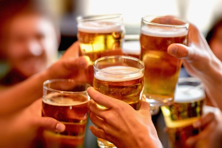 Festas de fim de ano: o que acontece se você beber todos os dias