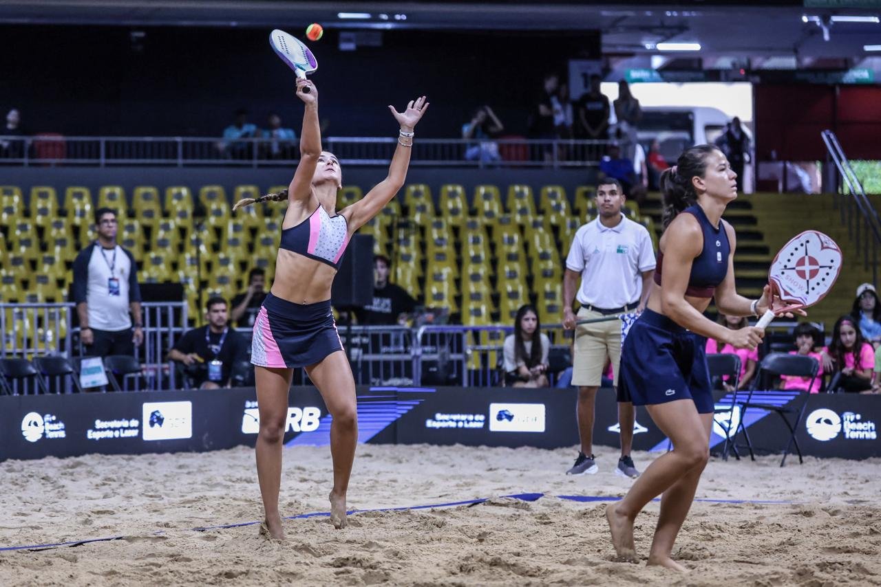 Brasileiros se classificam para as semifinais do ITF Beach Tennis Finals em Brasília