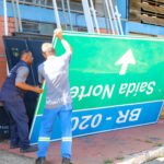 Conheça o processo por trás da confecção das placas que orientam e dão identidade à capital federal