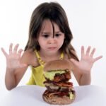 Consumo de hambúrguer aumenta entre crianças de 2 a 4 anos no Distrito Federal