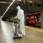 Estações de metrô têm ação de borrifação de inseticida contra o mosquito transmissor da dengue
