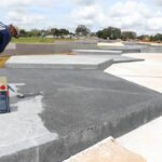 Drenar DF: Pentágonos da Praça Internacional da Paz recebem revestimento antiderrapante