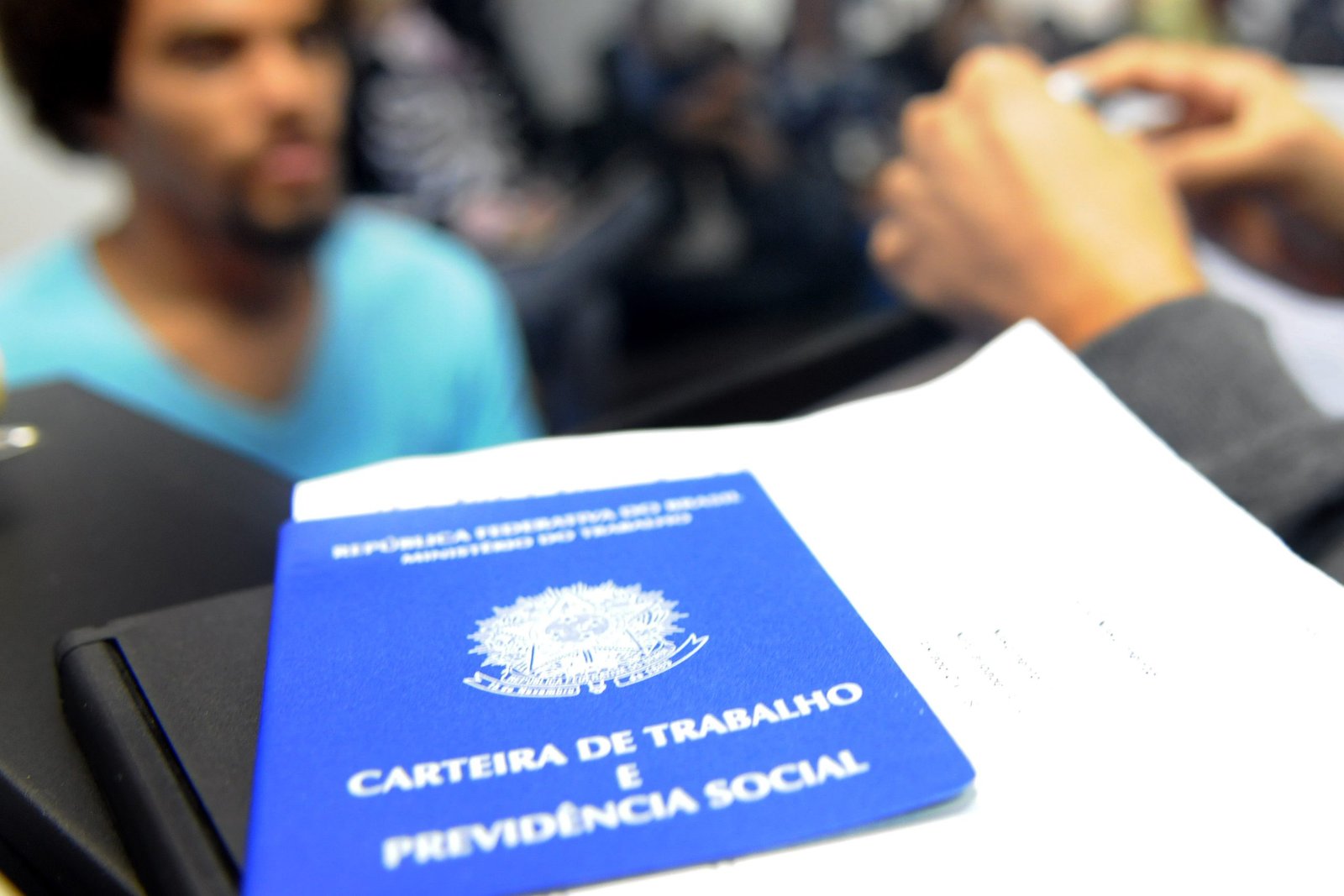 Agências do trabalhador têm vagas com salários de até R$ 3,2 mil nesta sexta-feira (21)