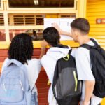 Cerca de 470 mil estudantes voltaram às aulas na rede pública do DF nesta segunda (10)