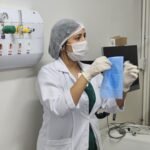 Colaboradores do HRSM fazem treinamento sobre limpeza e desinfecção de superfícies