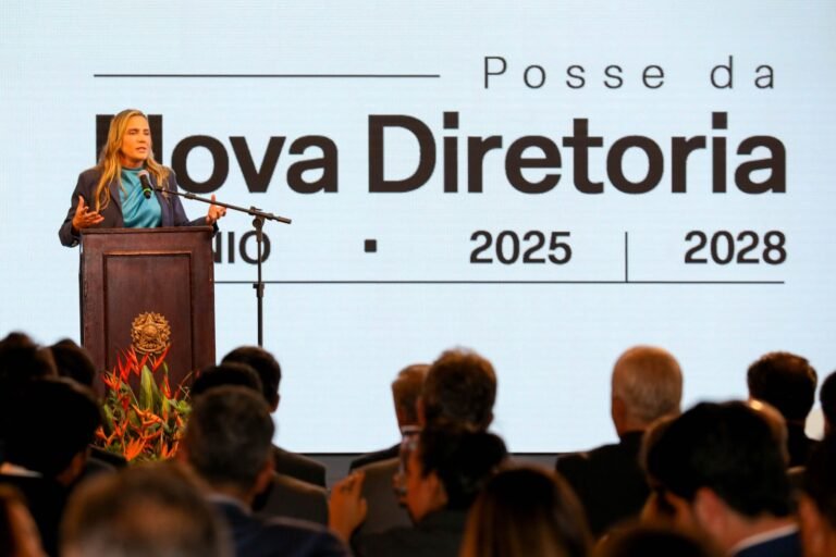 Vice-governadora Celina Leão participa da posse da nova diretoria do Sindilegis