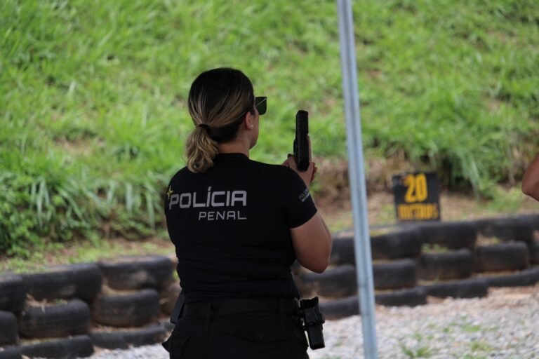 Porte de arma para policiais penais do DF é regulamentado
