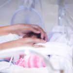 Abertas vagas para a contratação de 200 médicos generalistas e 50 neonatologistas