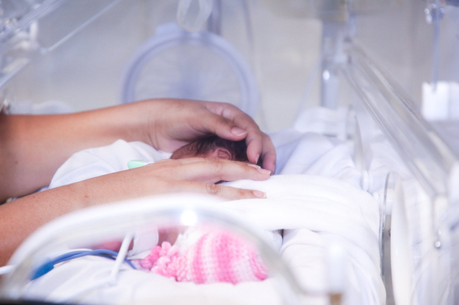 Abertas vagas para a contratação de 200 médicos generalistas e 50 neonatologistas