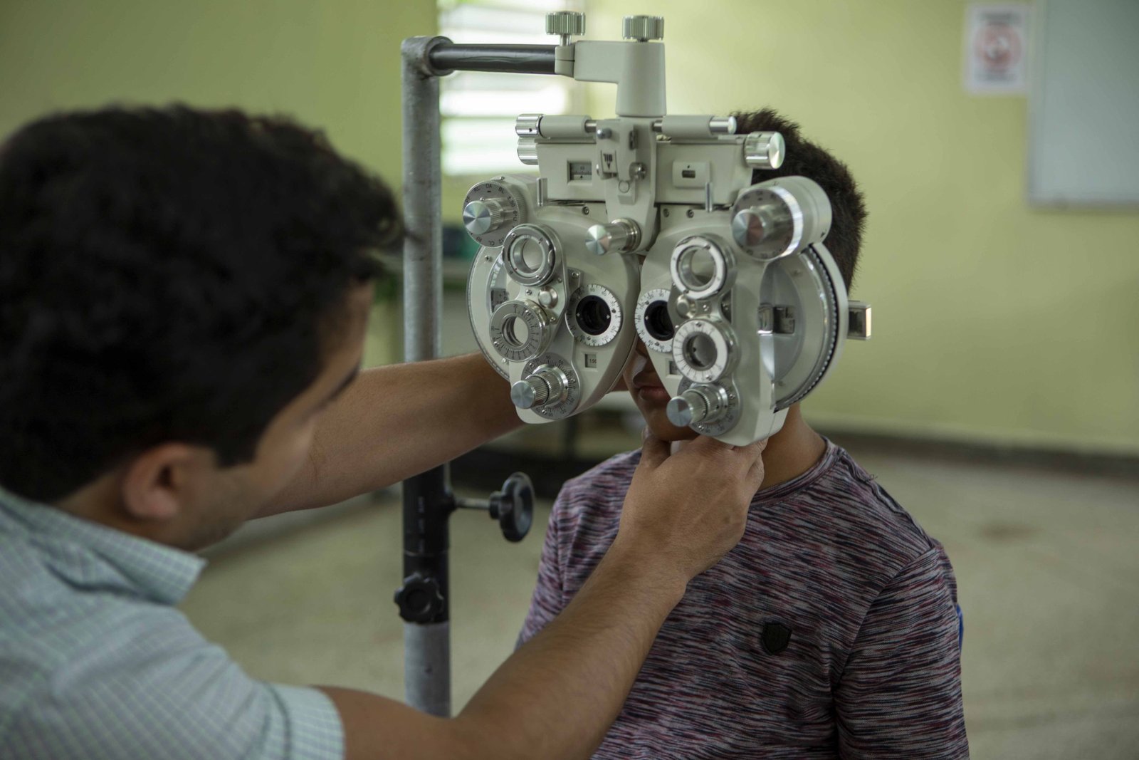 Estudantes de escolas públicas do Gama são atendidos em mutirão oftalmológico