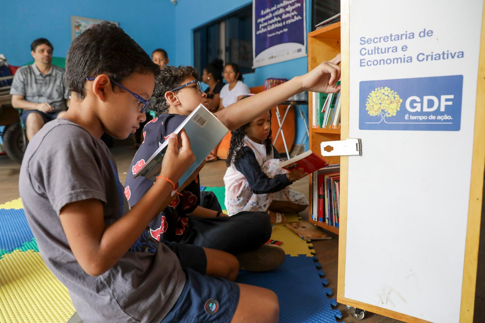 Ações itinerantes do GDF incentivam leitura e levam conhecimento para comunidades