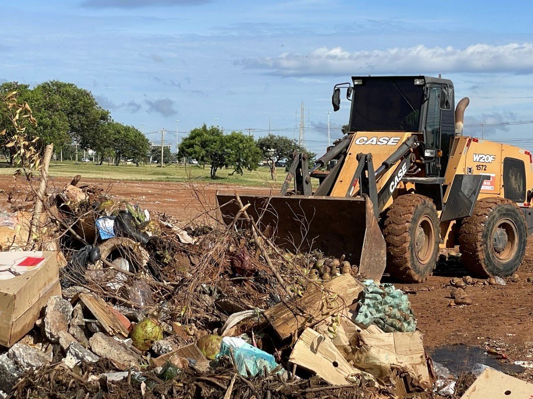 Mutirões de limpeza retiram mais de 15,6 mil toneladas de entulhos em 19 cidades do DF
