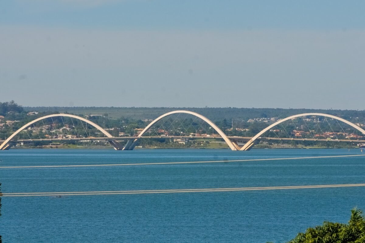 Detran-DF fará intervenções na Ponte JK na madrugada desta terça (1°/4), para gravação de um filme