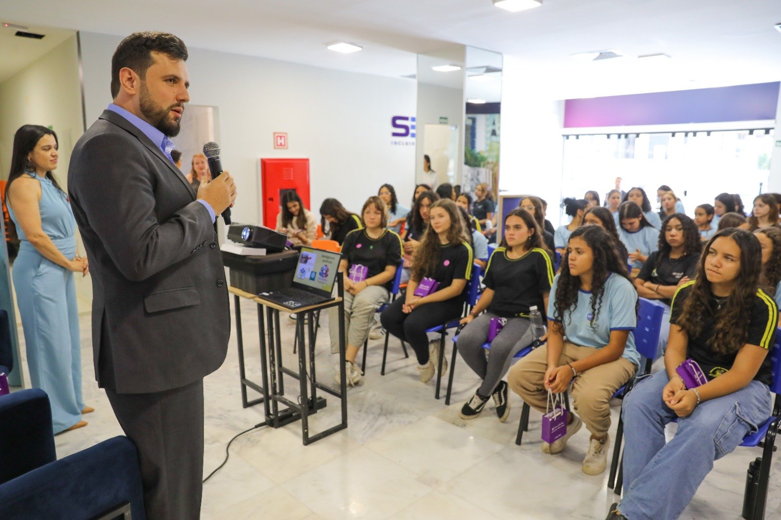 Crimes cibernéticos são tema do terceiro encontro do movimento #Conectadas
