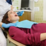 Especialistas alertam que gestantes precisam redobrar os cuidados com a saúde bucal