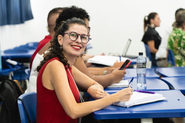 Governo de SP deposita nesta sexta (25) R$ 544 milhões em bônus para 160 mil professores e servidores