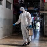 Aplicação de inseticida reforça combate à dengue na Feira no Guará