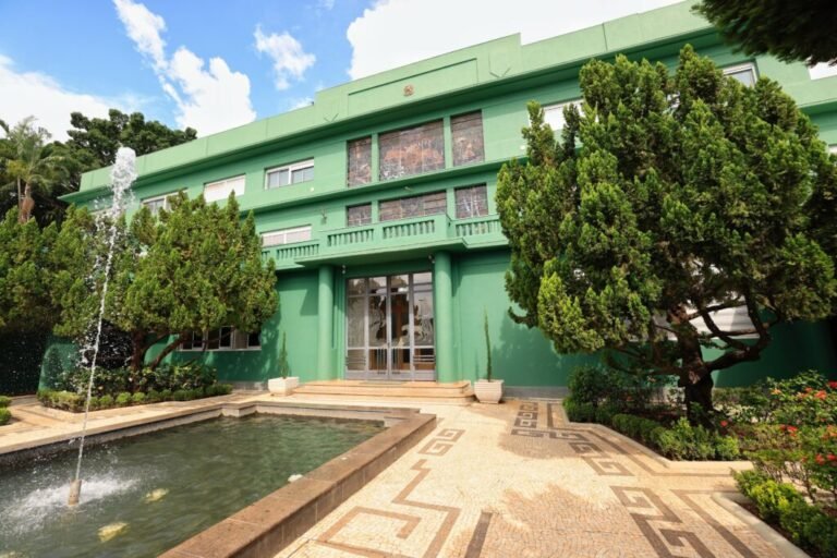 Palácio das Esmeraldas está totalmente restaurado