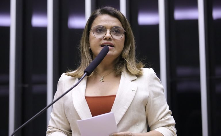 Comissão aprova meia-entrada para mulheres em jogos de futebol – Notícias