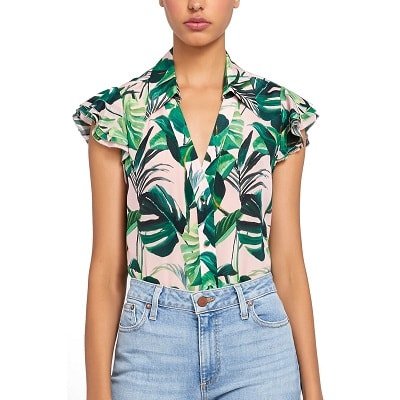 blusa rosa e verde com vibração tropical