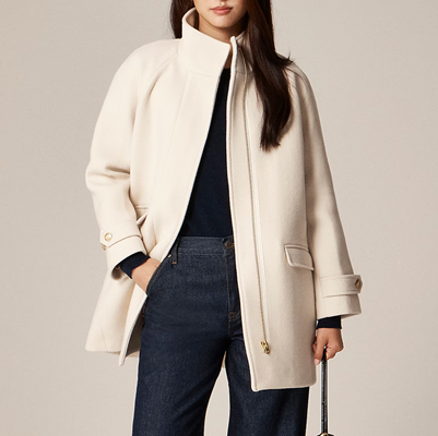 mulher usa casaco de inverno profissional branco para mulheres