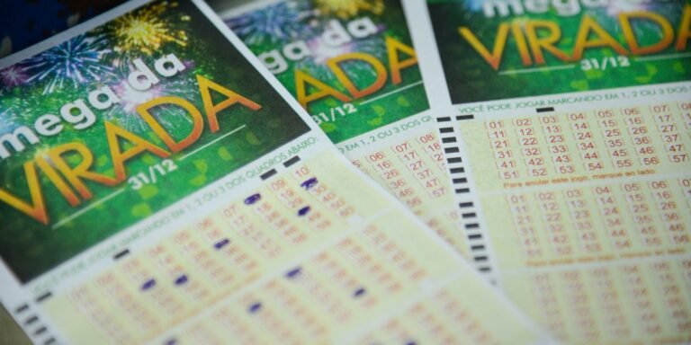 Lotéricas ficam cheias em dia de sorteio da Mega da Virada