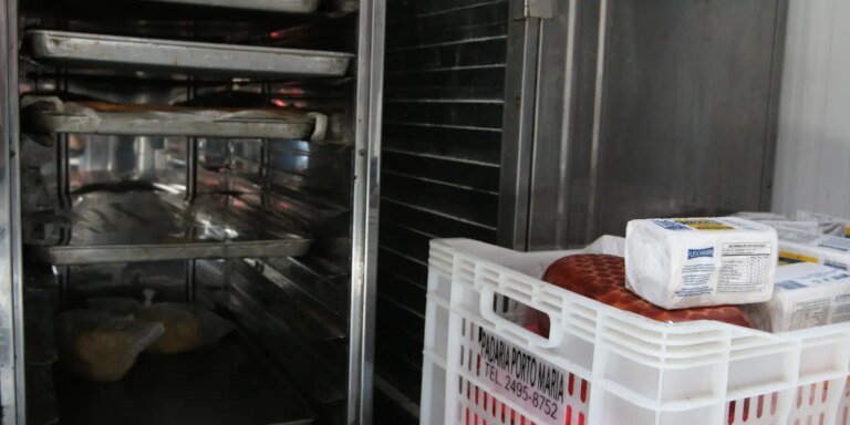 Bares, hotéis e restaurantes sofrem graves perdas com apagão em SP