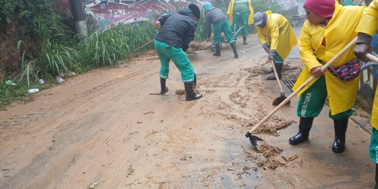 Temporal faz Petrópolis emitir alerta extremo e fechar escolas e lojas