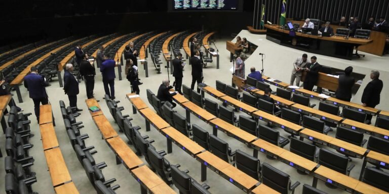 Edital para policial legislativo da Câmara sai em janeiro, diz Motta