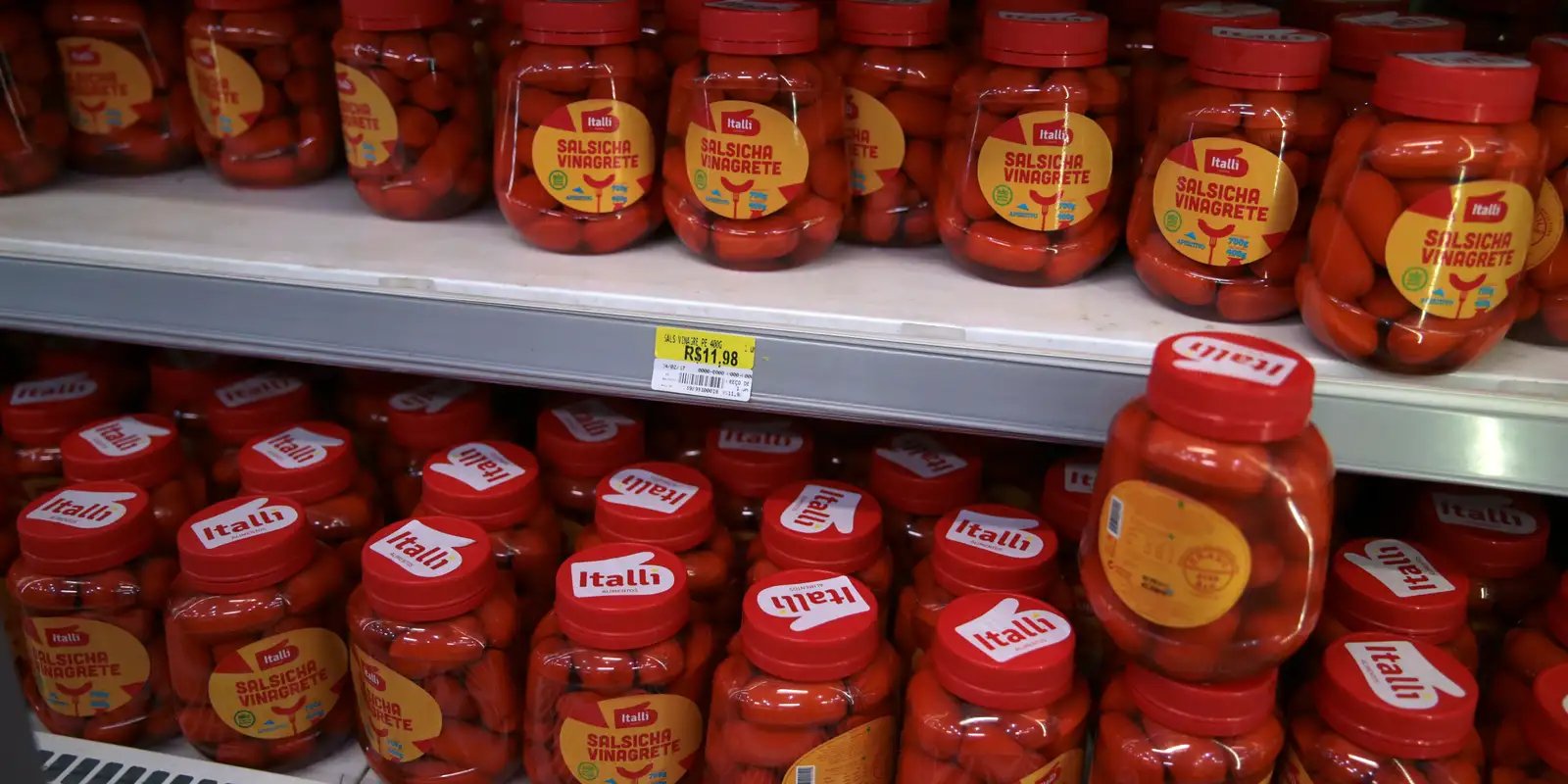 Famílias consomem muito ultraprocessados, apesar de alerta nos rótulos