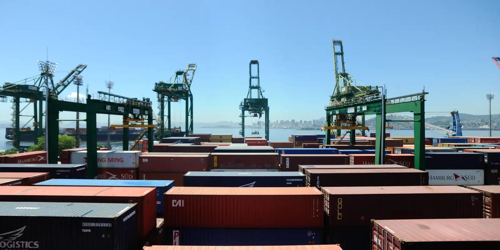 Gecex reduz alíquota de imposto de quase mil produtos internacionais