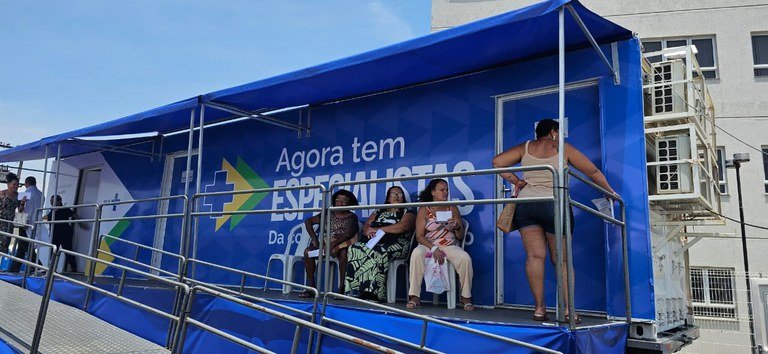 Pacientes do SUS de Várzea Grande (MT) agora contam com carreta de saúde da mulher do programa Agora Tem Especialistas — Ministério da Saúde